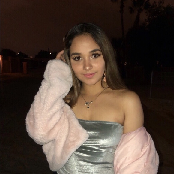 Meet your Posher, Katherine - Picture 1 of 1